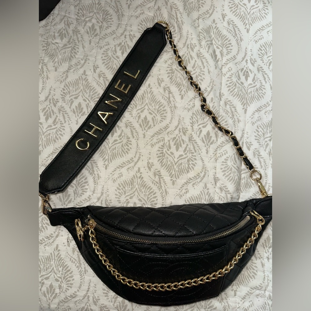 Black crossbody chest purse